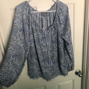 Long sleeve light weight top